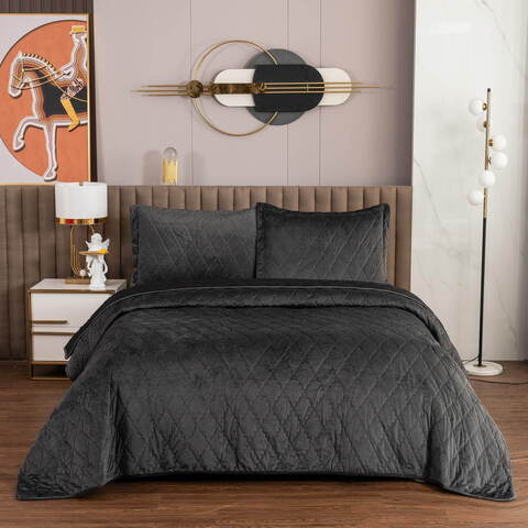 Покрывало 240х260 и 2 наволочки 50x70 Sofi De MarkO Деметра черное