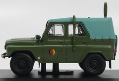 UAZ-469B Gelande-Funkstreifenwagen R1125 (military Police DDR) 1975 CCC079 IST Models 1:43