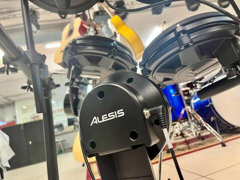 ALESIS NITRO MESH KIT электронная барабанная установка