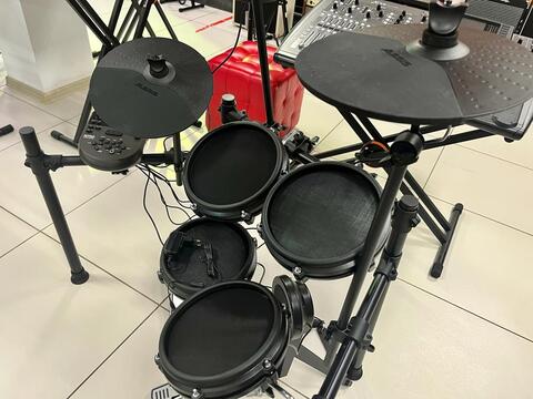 ALESIS NITRO MESH KIT электронная барабанная установка