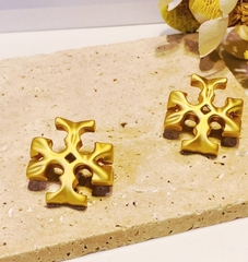 Серьги-пусеты TORY BURCH в форме логотипа