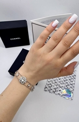 Браслет CHANEL с подвеской роза коллекция Bouton de CAMELIA white VGOLD