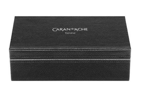 Перьевая ручка Caran d'Ache Varius Ebony Silver Plated (4490.076)