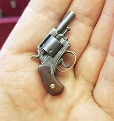 Miniature Buldog revolver