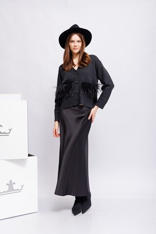 SHADE Кардиган из шерсти с кашемиром, украшенный перламутровыми пуговицами и съемными перьями