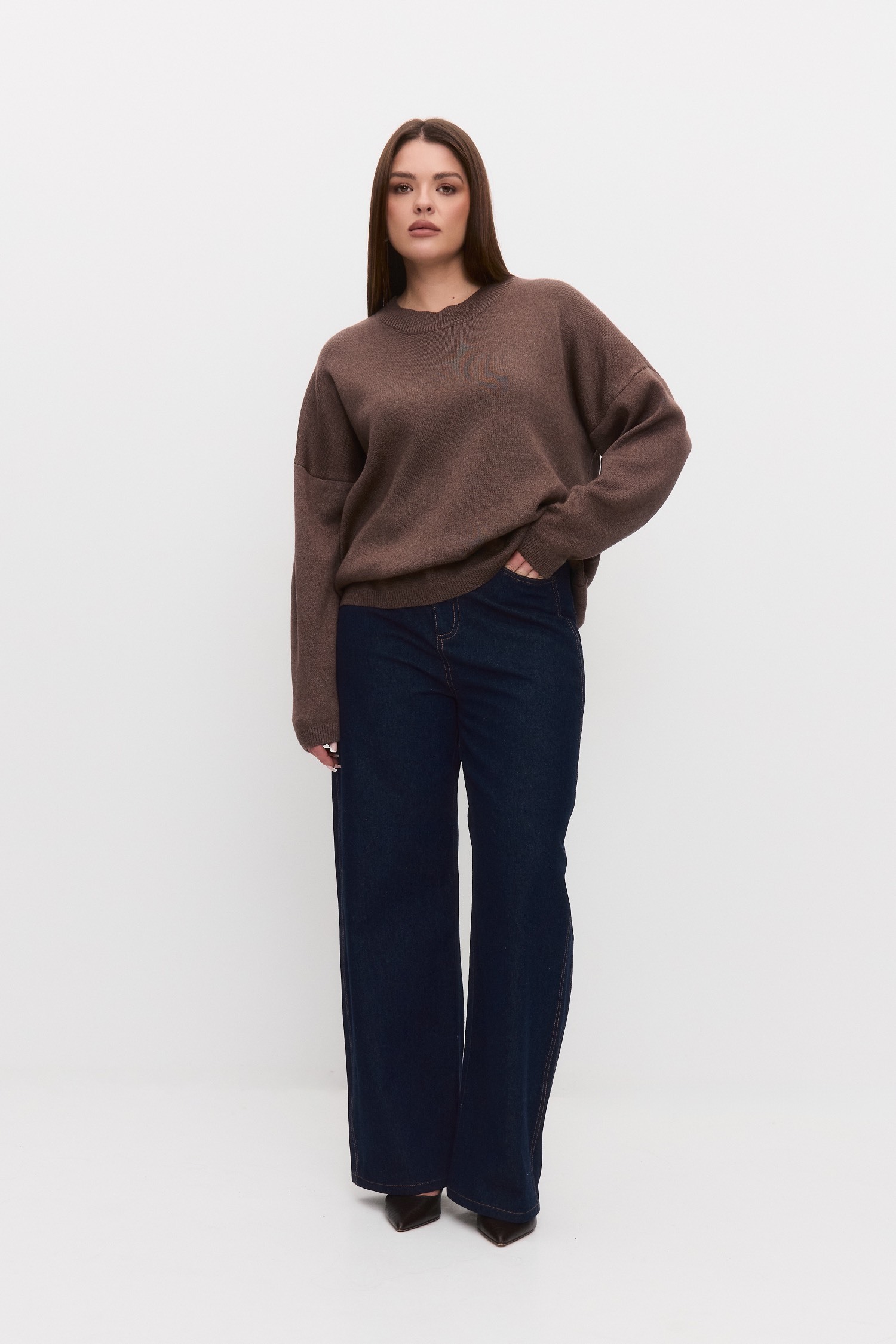 Джемпер вязаный с круглым вырезом, трюфель