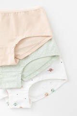 трусы/ уп  для девочки  К 1964-3уп/зеленая лилия,бежевый,сахар,яблочки