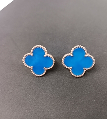 sergi-trendy-klever-krupnye-s-sinej-vstavkoj-1-motiv