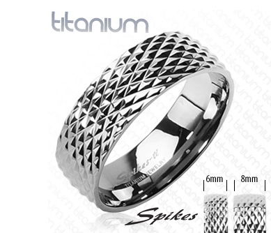 R-TI-3500M Мужское титановое кольцо с рельефным рисунком «Spikes»