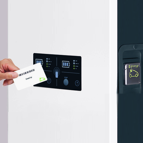 Считыватель RFID для зарядных станций Legrand Green'up Premium с комплектом IP-связи, поставляется с 1 картой (0 590 59)