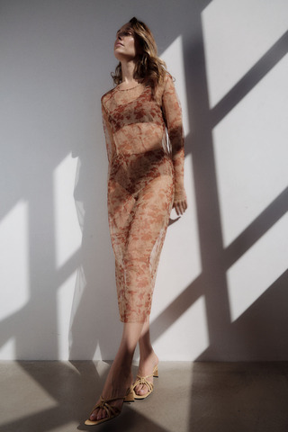 Платье из сетки Брунелло Кучинелли бежево-розовый