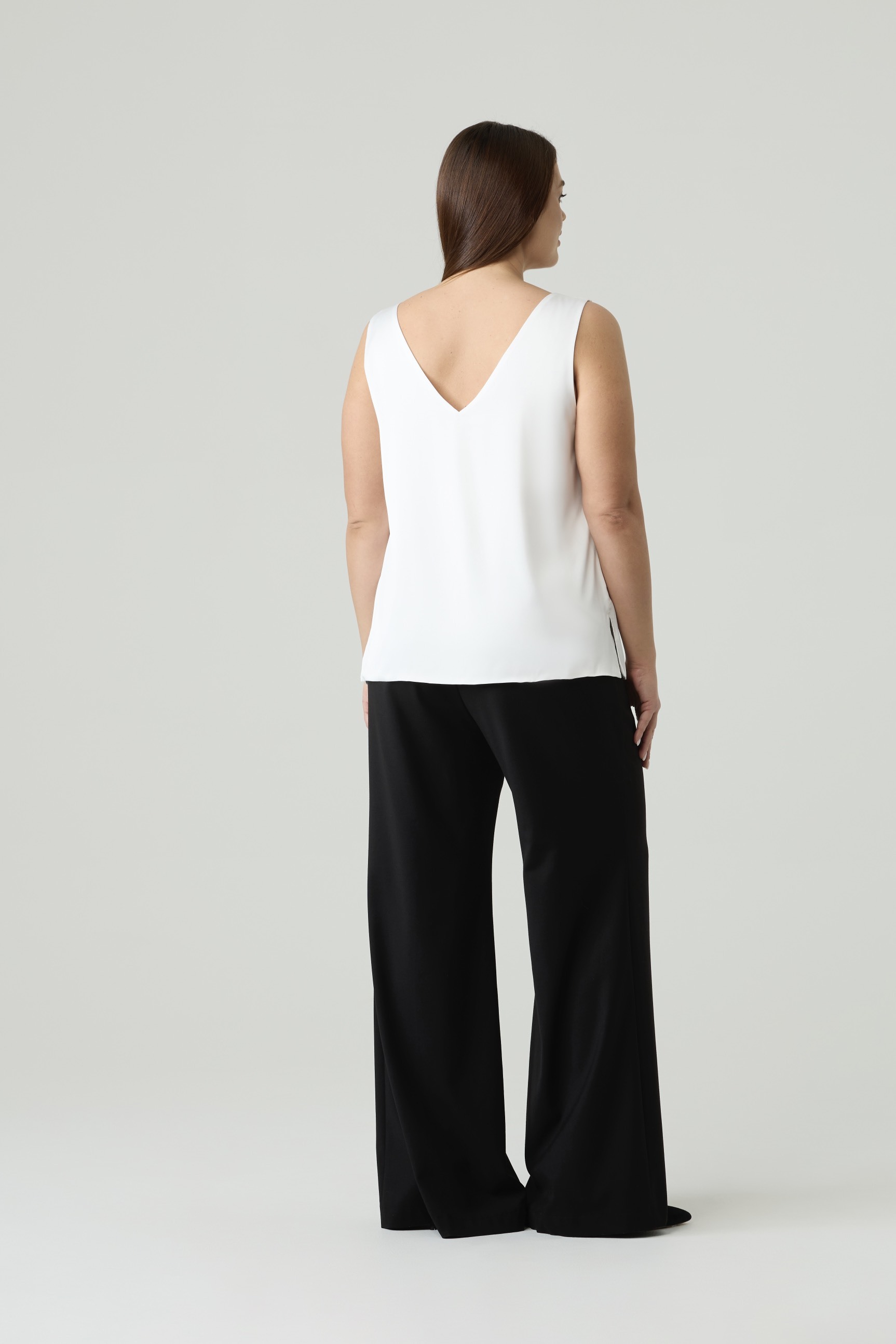 Топ двухслойный на широких бретелях, молочный