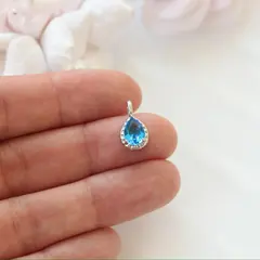 Подвеска Капля с ярко-голубым фианитом, 15*8 мм, родий, П416