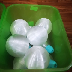 Плафон с широким основанием на резьбе. 12см. Пластик