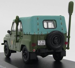 UAZ-469B Gelande-Funkstreifenwagen R1125 (military Police DDR) 1975 CCC079 IST Models 1:43