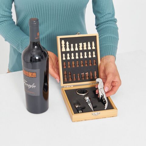 Набор для вина BAMBOO CHESS с игрой в шахматы