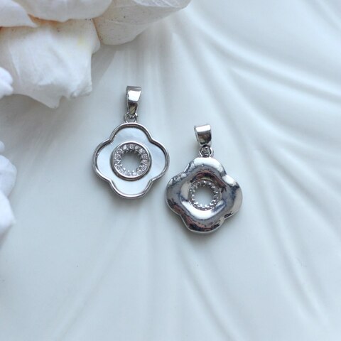 Подвеска с перламутром и фианитами, Клевер, 15*13 мм, родий, П188