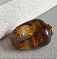 84568-kolco-pechatka-krupnaya-iz-akrila-s-logo-celine