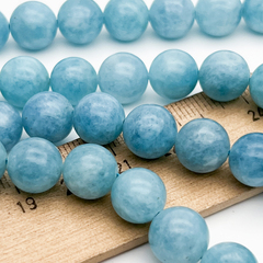 Кварц бусины (тонирован), гладкий шар, цвет голубой, диаметр около 10,2-10,4 мм, цена за 18-19 шт (1/2 нити)