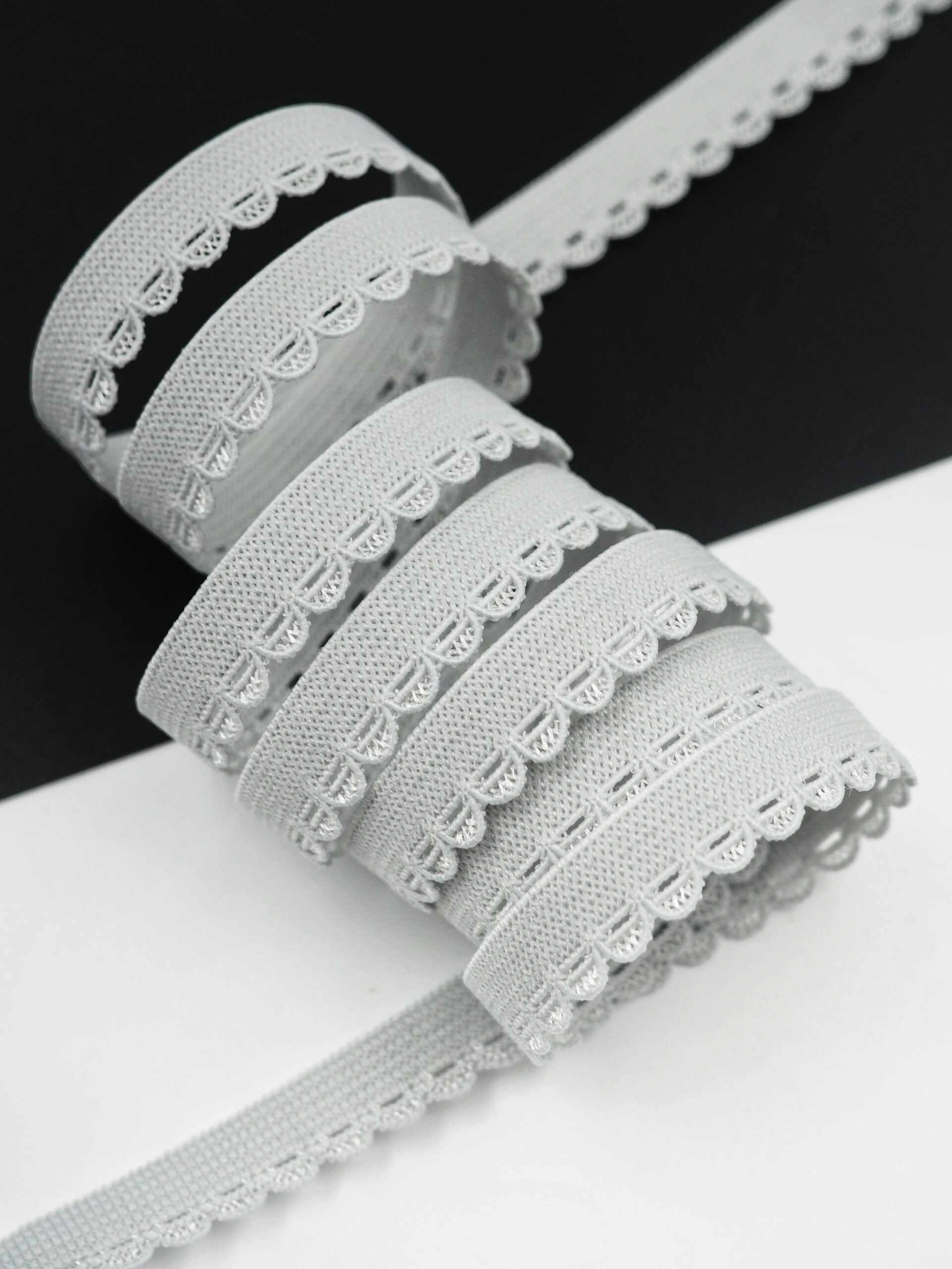 Бельевая резинка светло-серая ширина 10 мм с учетом фестона