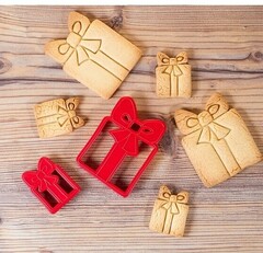 Набор форм для вырезки теста "Подарок"