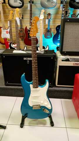 FENDER SQUIER Classic Vibe 60s Stratocaster LRL Lake Placid Blue