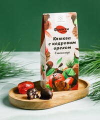 Фрукти "Клюква с кедровым орехом" / шоколад 72% / картон / 120 гр / Солнечная Сибирь