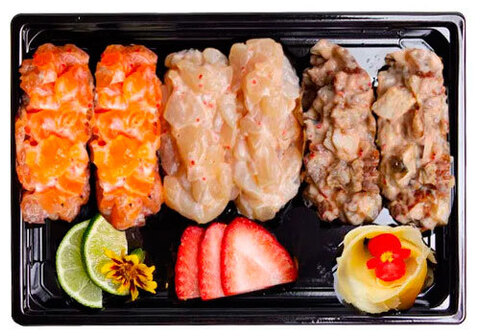 Гунканы ассорти лосось, гребешок, угорь, 6шт