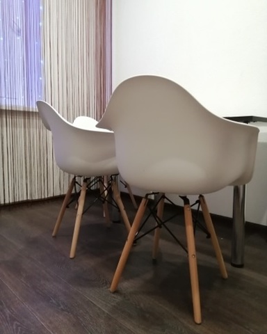 Интерьерное дизайнерское стул-кресло Eames DAW Wood Mold