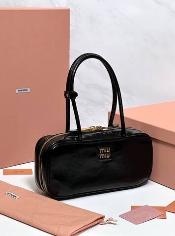 Сумка MIUMIU Beau naplak из лакированной кожи
