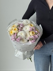 Букет сборный в желтых оттенках размер M