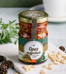 Кедровый орех в сиропе из сосновой шишки / стекло / 220 гр / Солнечная Сибирь