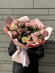 Букет цветов  Клубничный Чизкейк