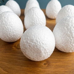 Яйца пасхальные, Белые, из пенопласта, размер 7*5,5 см, набор 12 штук.