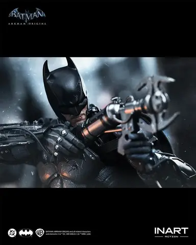 Фигурка Бэтмен Поврежденный в бою из игры Batman Arkham Origins 1/12