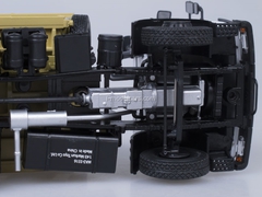 MAZ-5516 tipper white-yellow AutoHistory 1:43