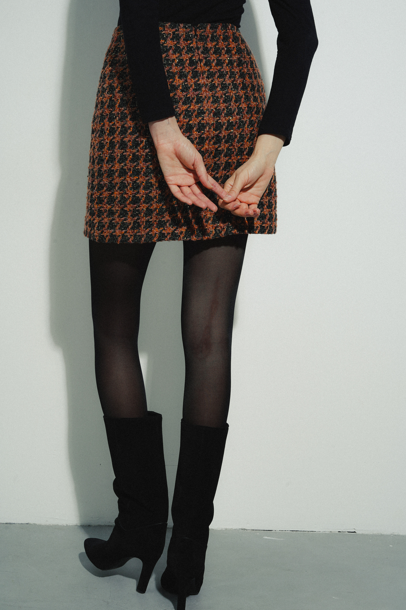 Mini skirt in orange & black