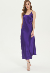 Платье-комбинация из шелкового атласа цвета ультрафиолет длиной макси