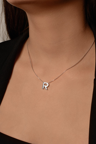 Колье буква "R" на цепочке