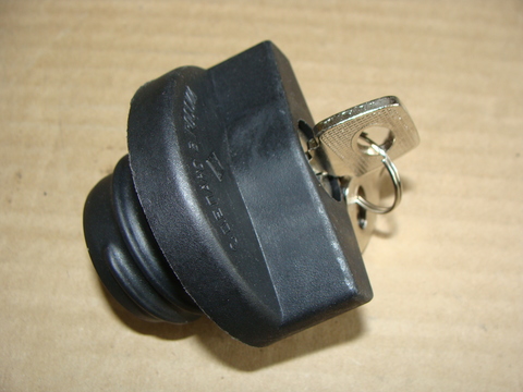 Пробка бензобака 3163,3741,315195 инж.с ключом (Recardo RD03776)