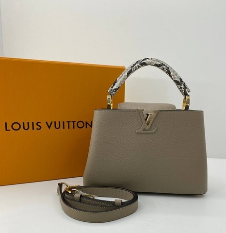 Сумка Louis Vuitton Capucines BB бежевый