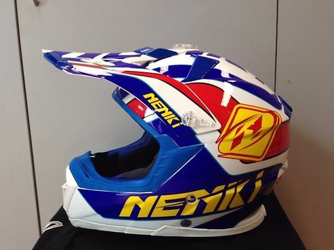 Кроссовый мотошлем NENKI NK316, белый-синий-красный