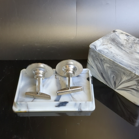 Запонки винтажные со стеклянными красными вставками в оригинальному футляре, металл, СССР, 1970-1980 гг.