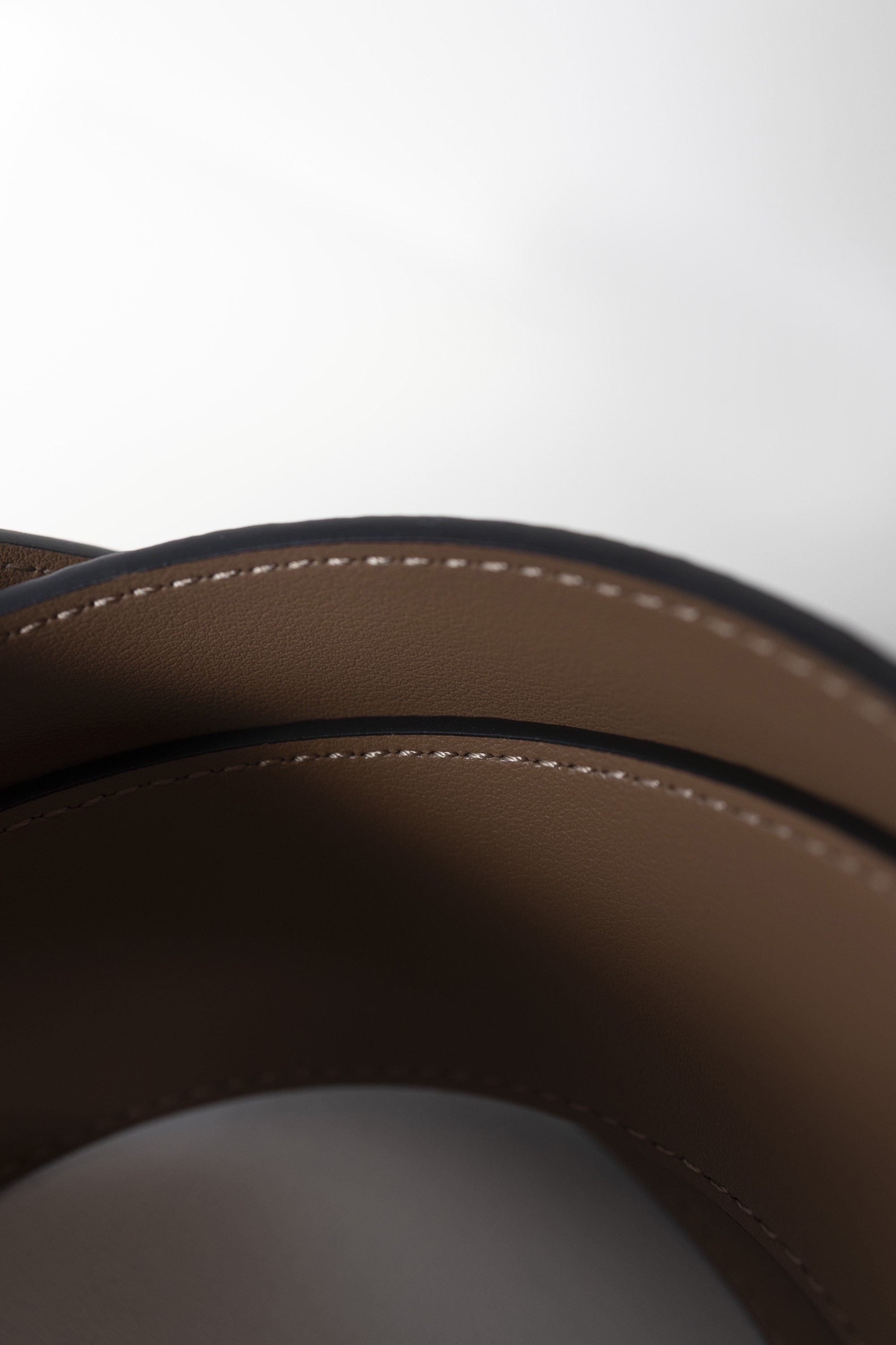 Ремень из фактурной кожи с пряжкой серебро, 35 мм, черный