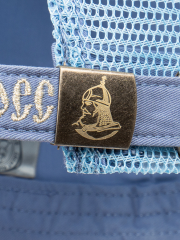 Бейсболка с сеткой «ZOV»синего цвета с вышивкой лого