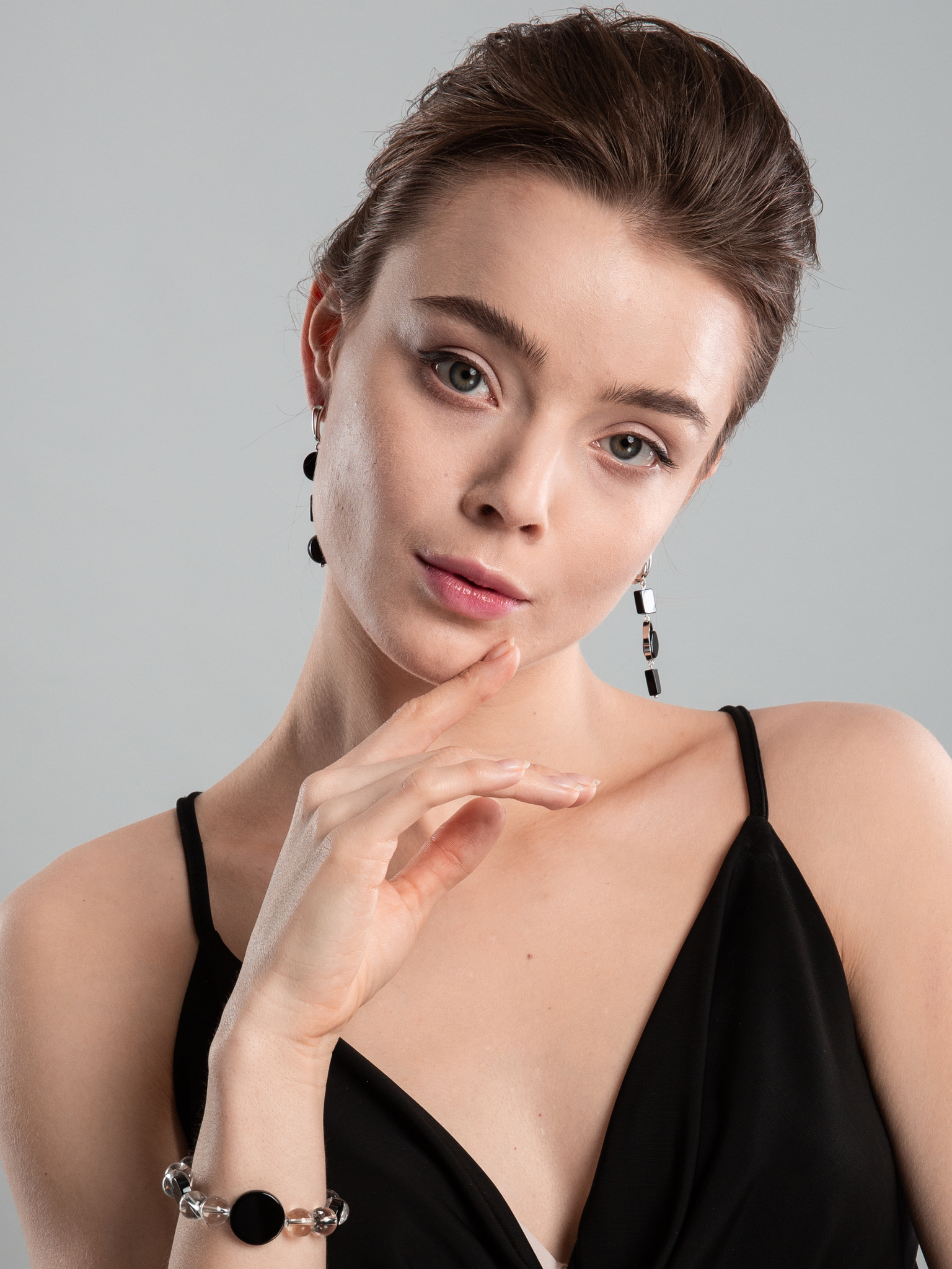 Серьги асимметричные с агатом и ониксом