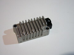 Реле регулятор Yamaha TTR225 TTR250 XT225 XT250 TW125 200 225