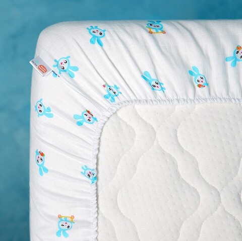 Простыня муслиновая на резинке для детской кроватки 60х120 Adam Stork Малышарики