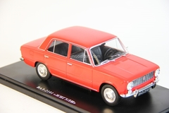 VAZ-2101 Zhiguli Lada red 1:24 Legendary Soviet cars Hachette #4