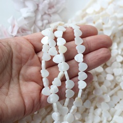 Перламутр натуральный, матовый, в форме сердца 8 мм, 1 нить ПР107